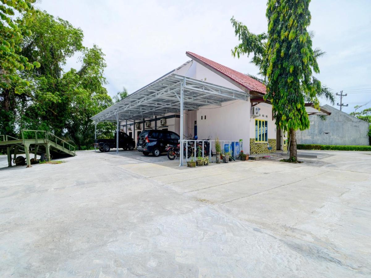 Oyo 90263 Hotel Diva Golf Bengkulu Dış mekan fotoğraf