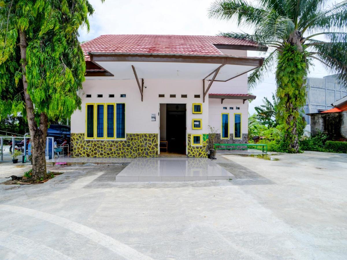 Oyo 90263 Hotel Diva Golf Bengkulu Dış mekan fotoğraf