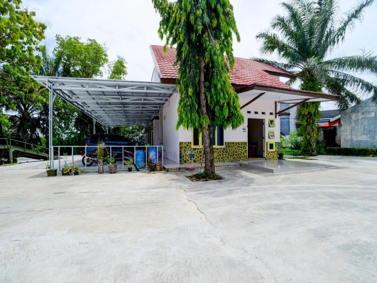 Oyo 90263 Hotel Diva Golf Bengkulu Dış mekan fotoğraf