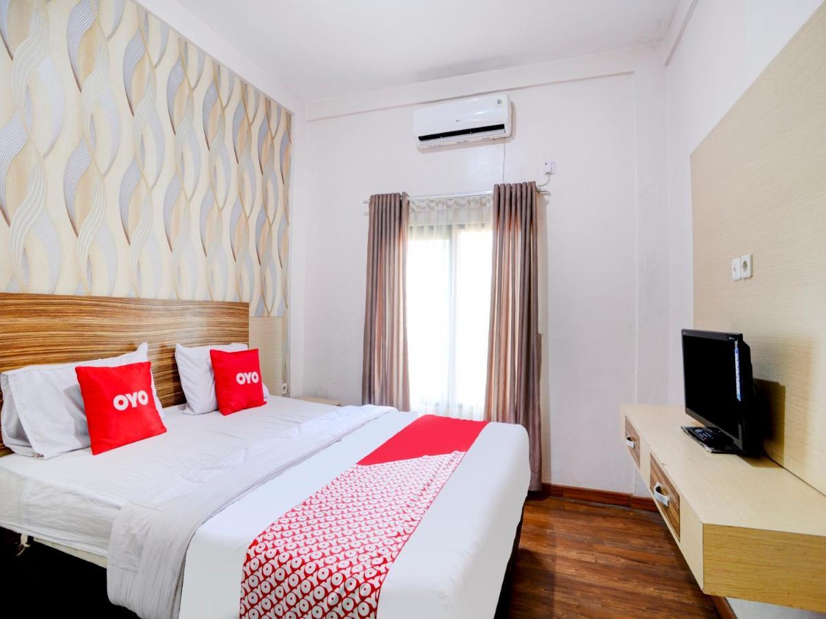 Oyo 90263 Hotel Diva Golf Bengkulu Dış mekan fotoğraf