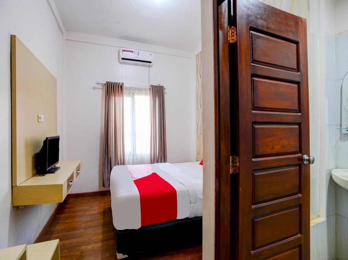 Oyo 90263 Hotel Diva Golf Bengkulu Dış mekan fotoğraf