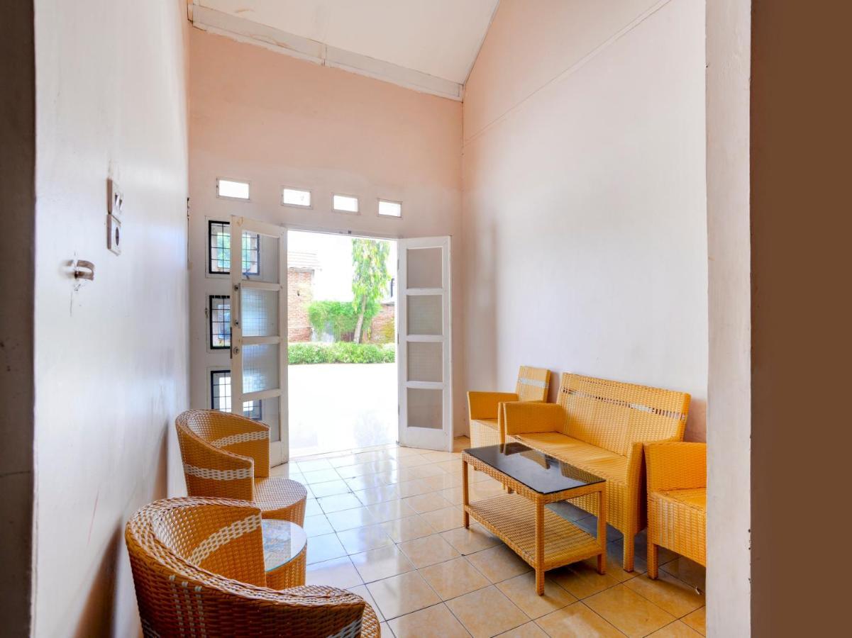 Oyo 90263 Hotel Diva Golf Bengkulu Dış mekan fotoğraf